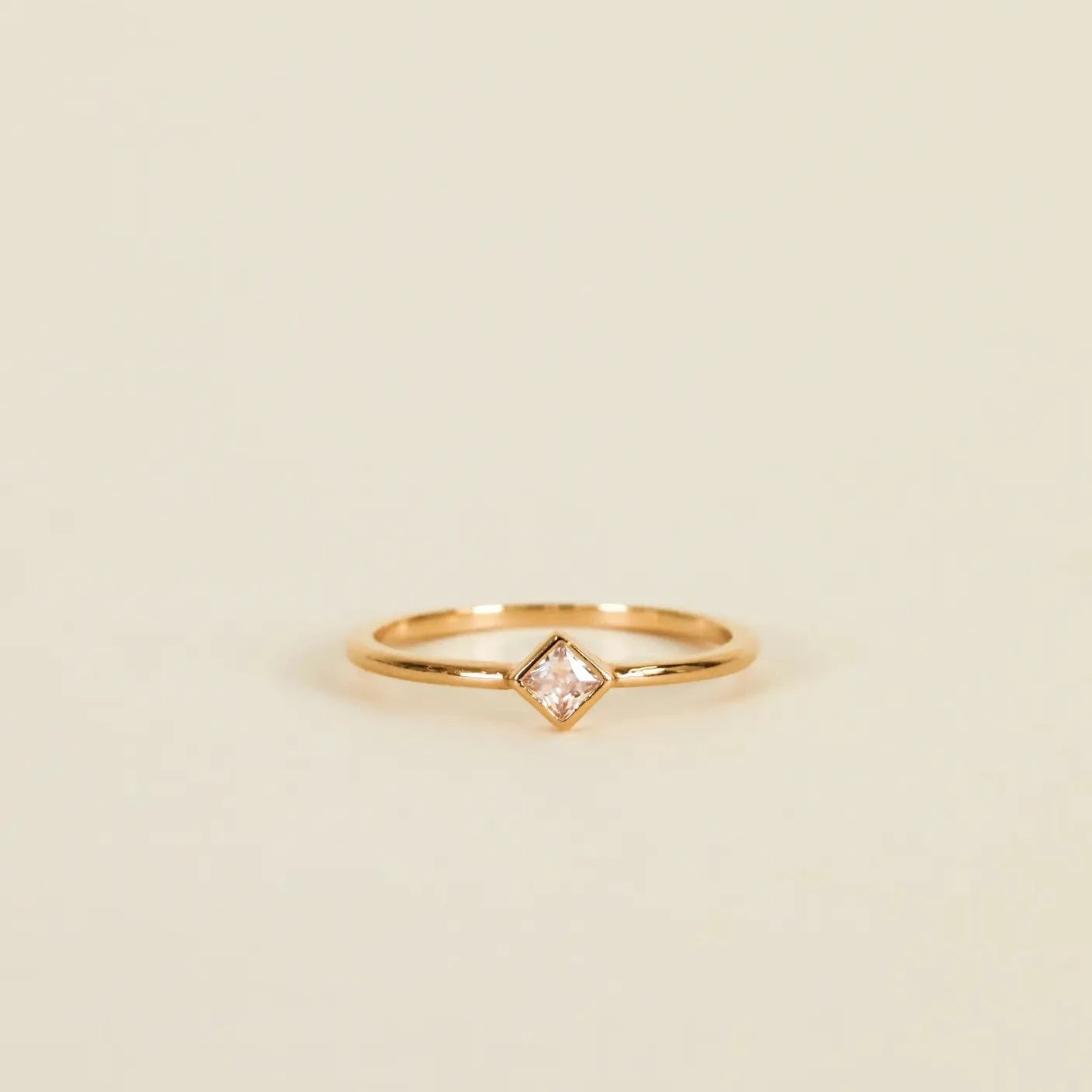 CHAMPAGNE DIAMOND STUD RING
