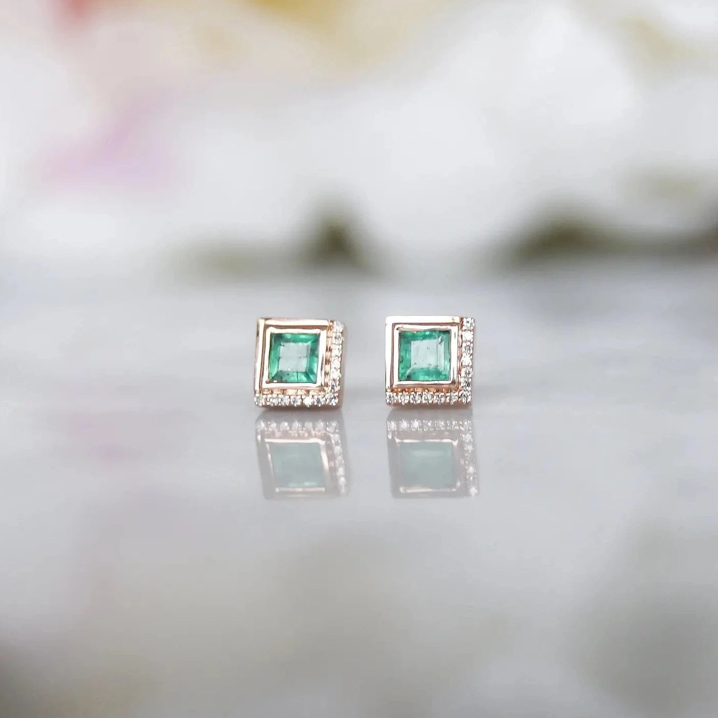 10k EMERALD & DIAMOND MYSTÉRIEUX STUDS