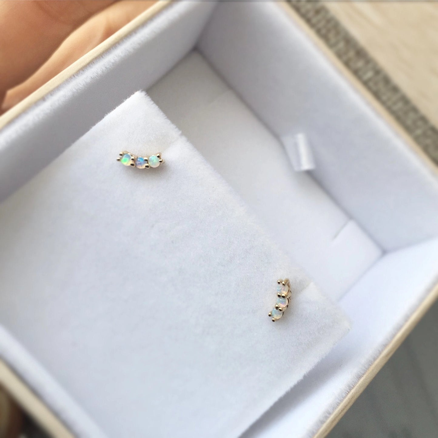 10k RAINBOW OPAL STUDS