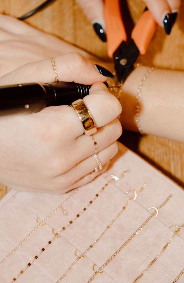PERMANENT JEWELRY | SEAMLESS STRANDS