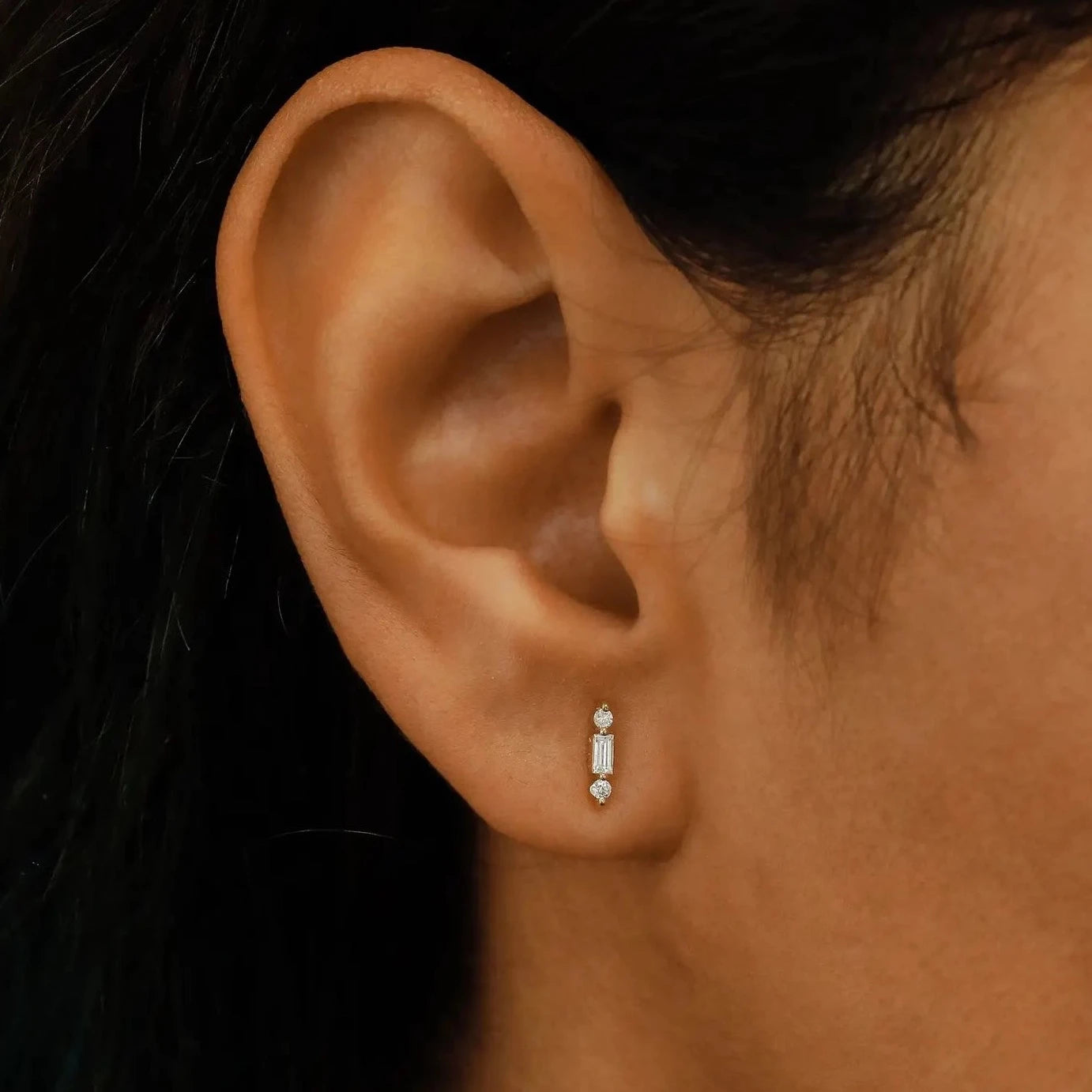 14k GOLD DIAMOND BAGUETTE BAR STUDS