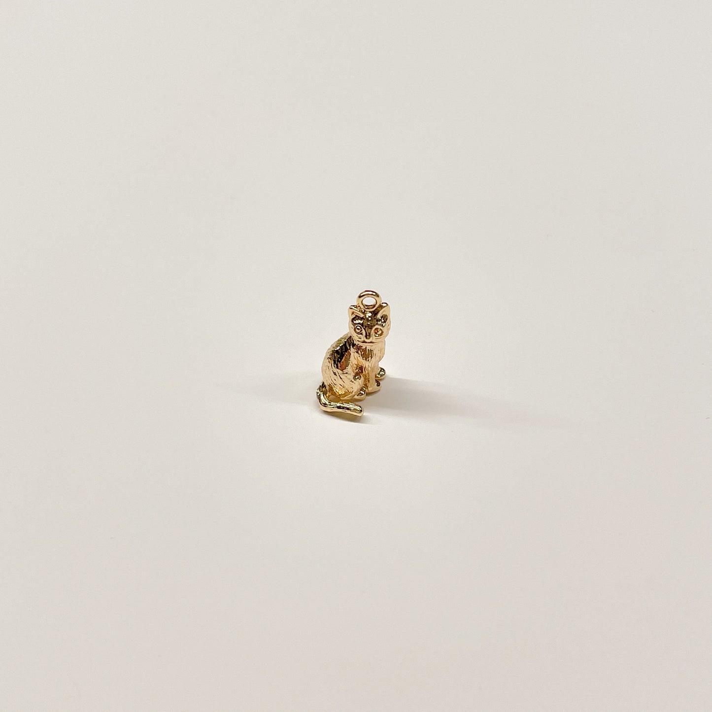 SITTING CAT CHARM