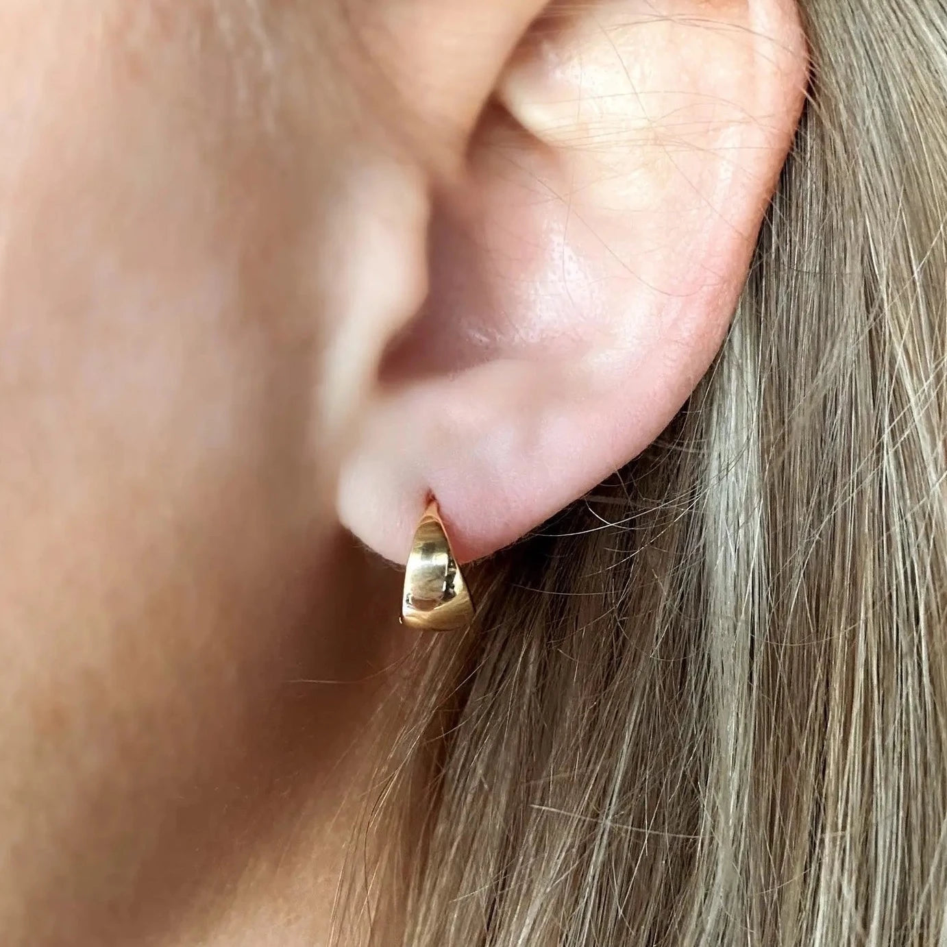 POLISHED HOOPS