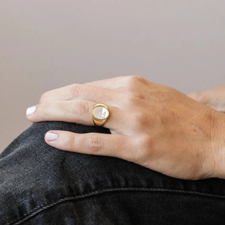 PEARL SIGNET RING