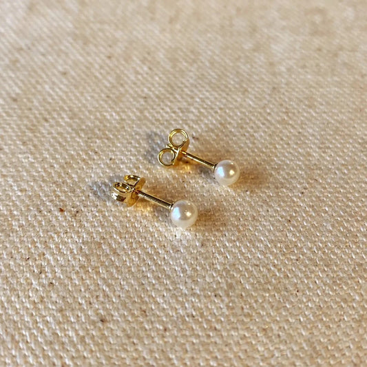 CLASSIC PEARL STUDS