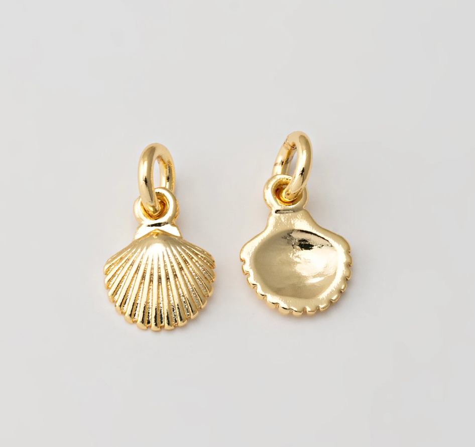 TINY SEASHELL CHARM