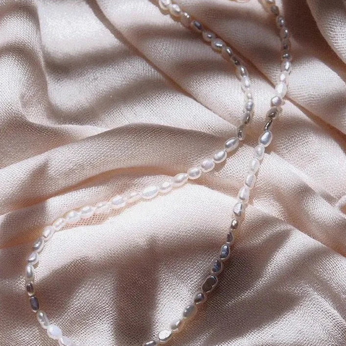 MAILE DAINTY PEARL NECKLACE